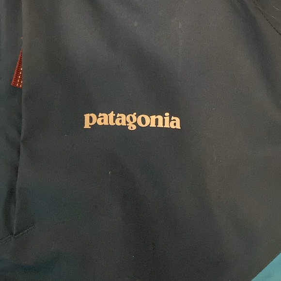 Patagonia Snowbelle jacket, size XXL(16-18), pink interior, exterior blue - Picture 9 of 10